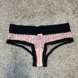 Victoria's Secret Panties Underwear Thong M Medium Pink Lace Sexy The Lacie